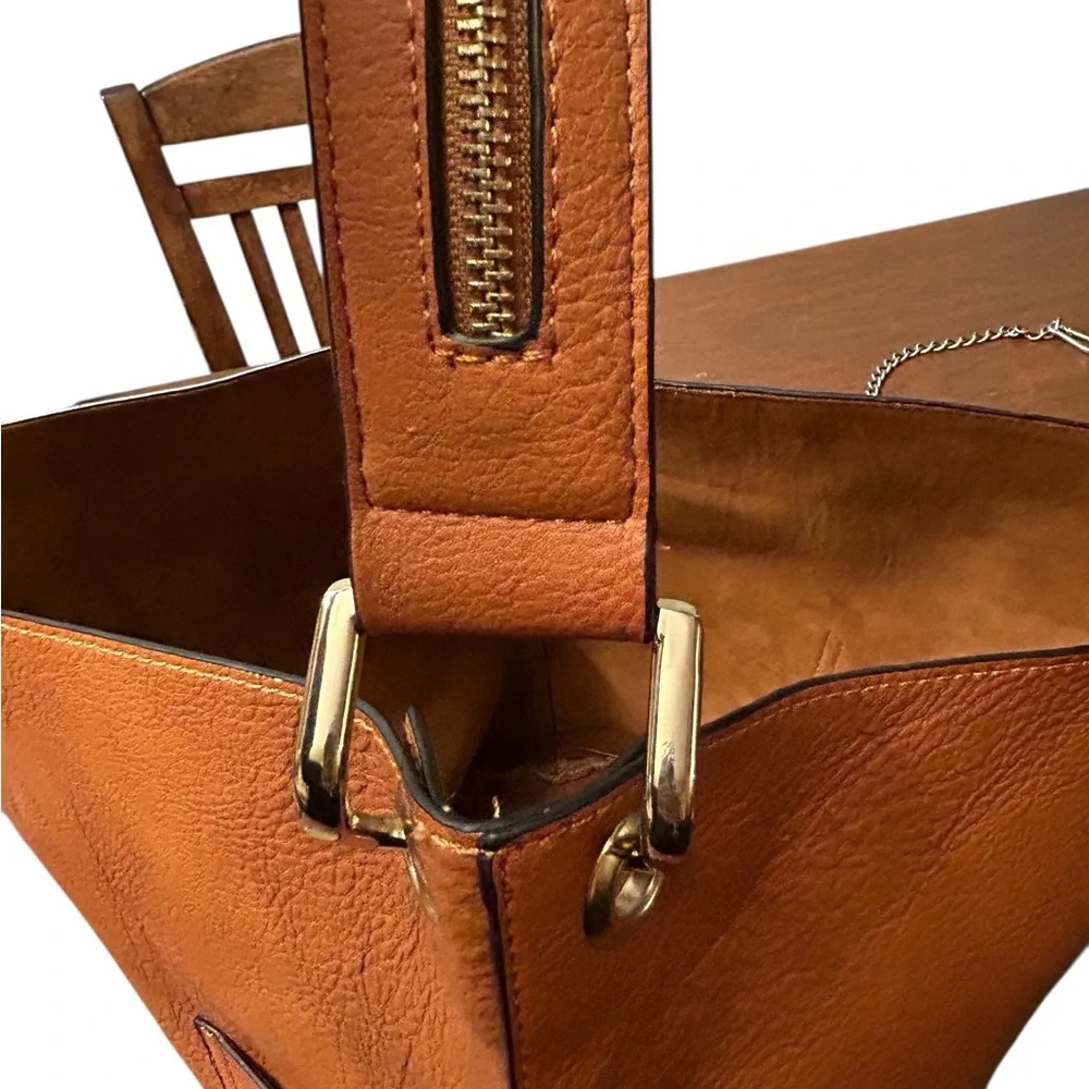 Sold Cognac Faux Leather Bucket Handbag w/ Gold Tone Hardware EUC - Picture 6 of 13